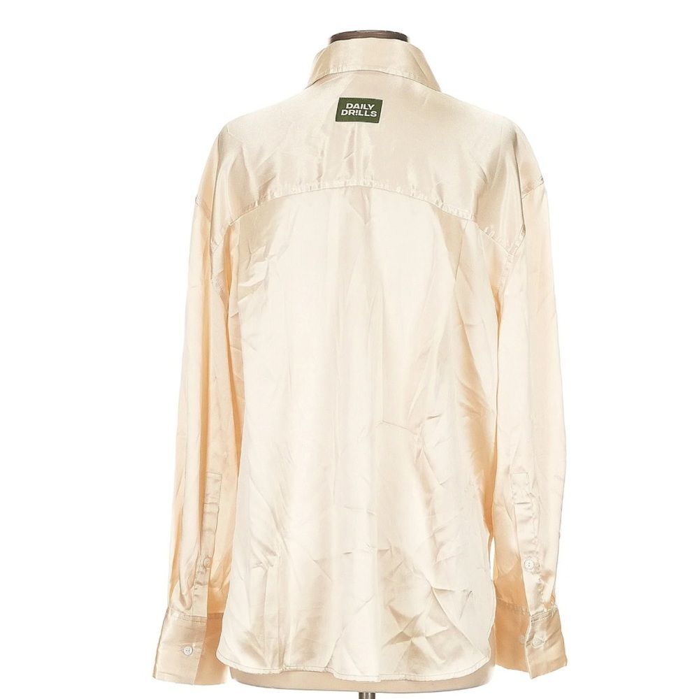 Daily Drills Champagne Button Down Long Sleeve Satin Resort Top Size XS/Sm - Picture 4 of 8